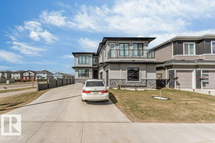 Property Photo: 424 33 Avenue NW AB T6T 2S8