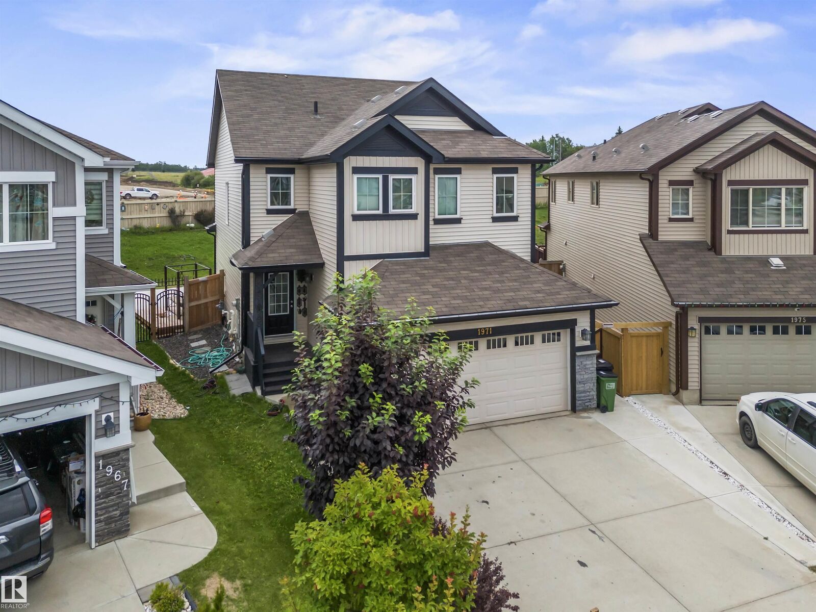 Property Photo: 1971 51 Street SW AB T6X 1Y4