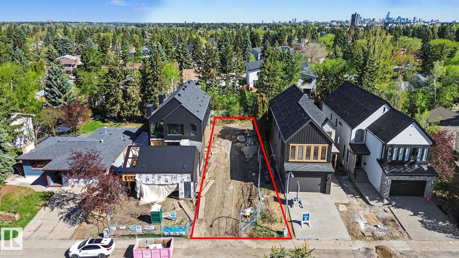 Property Photo:  12416 39 Avenue NW  AB T6J 0N2 