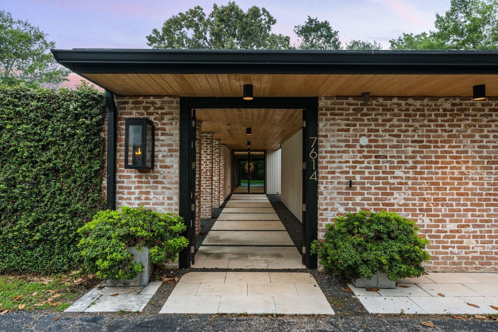 Property Photo:  7614 River Point Drive  TX 77063 