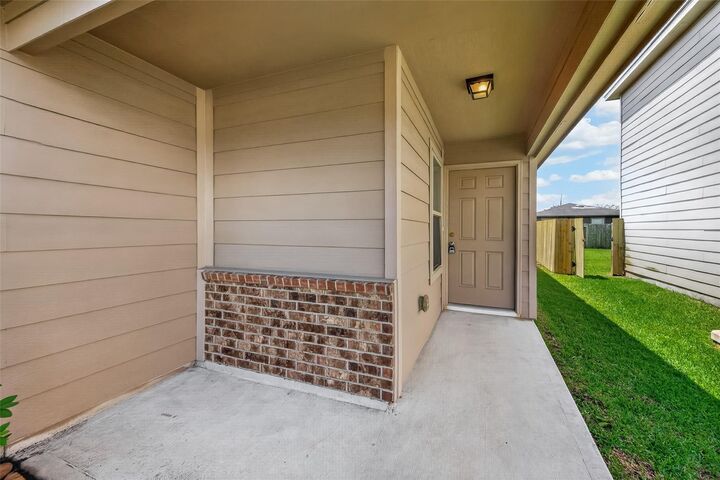 Property Photo: 2706 Skyview Silver Drive TX 77047