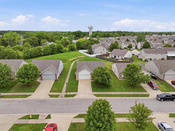 Property Photo:  11117 La Fortuna Way  IN 46783-8915 