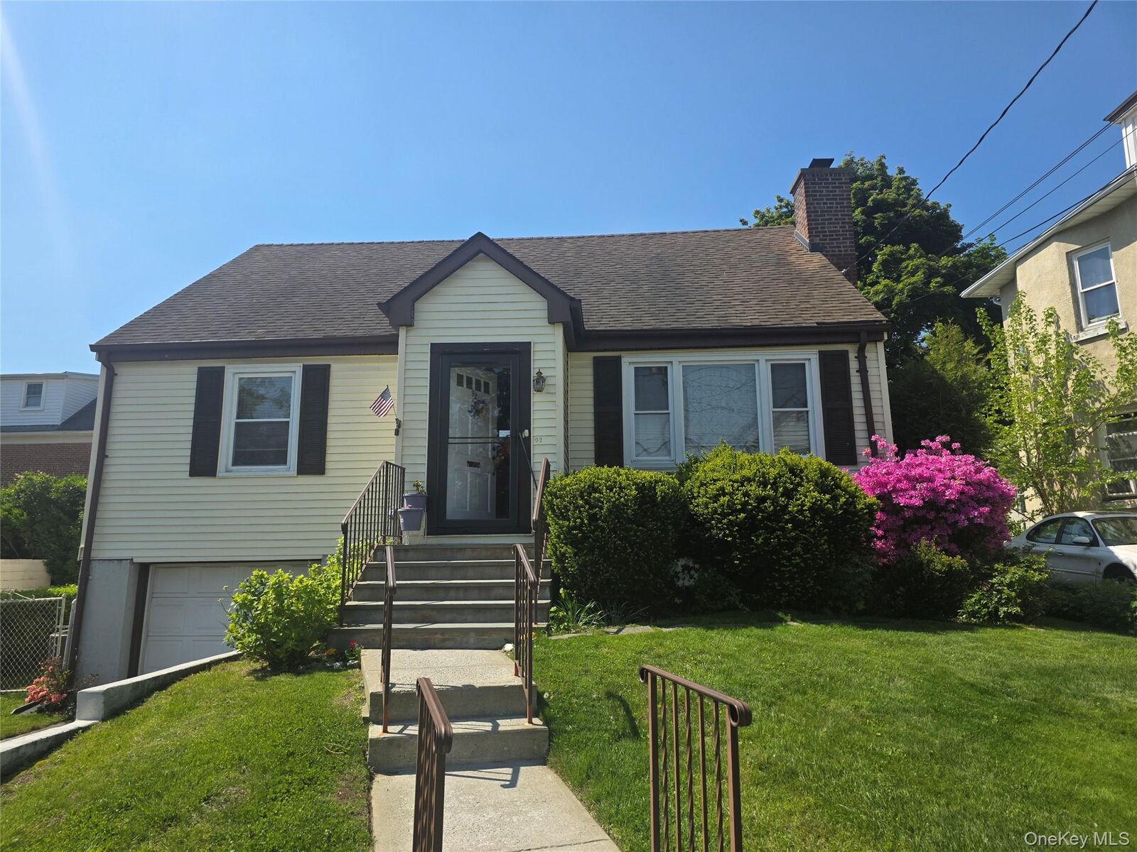 Property Photo:  92 Edgewood Avenue  NY 10704 