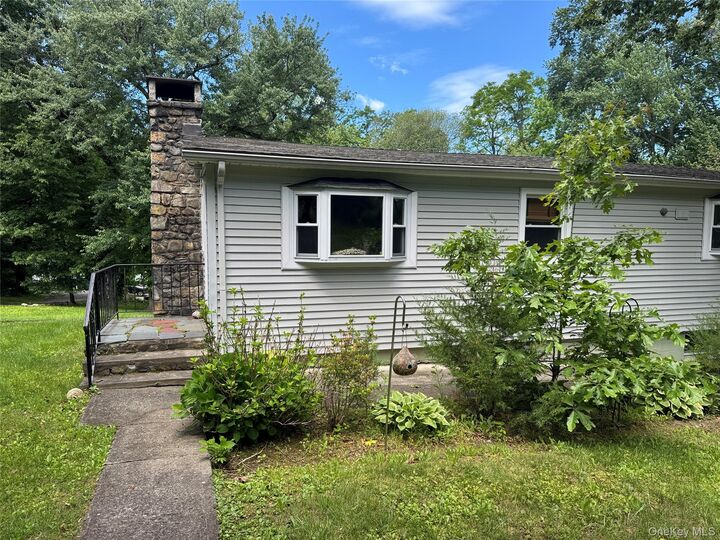 Property Photo:  55 S Hill Road  NY 10567 