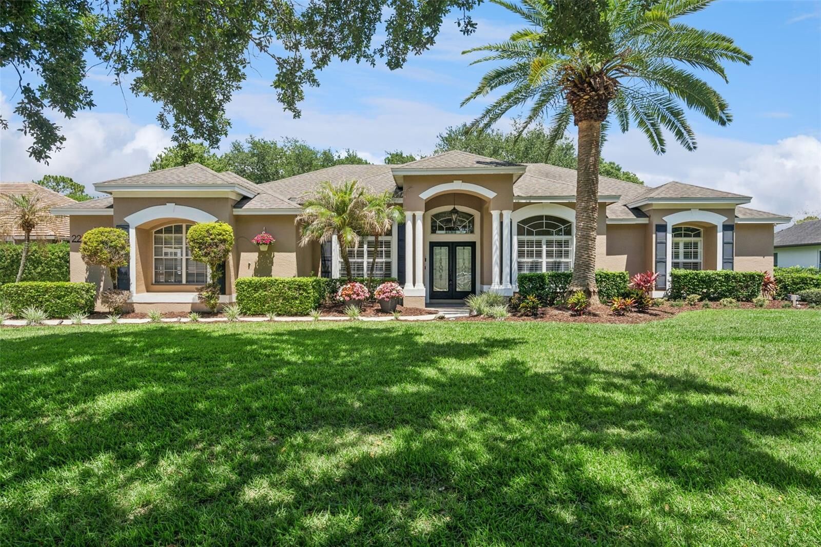 Property Photo: 2230 Ridgewind Way FL 34786