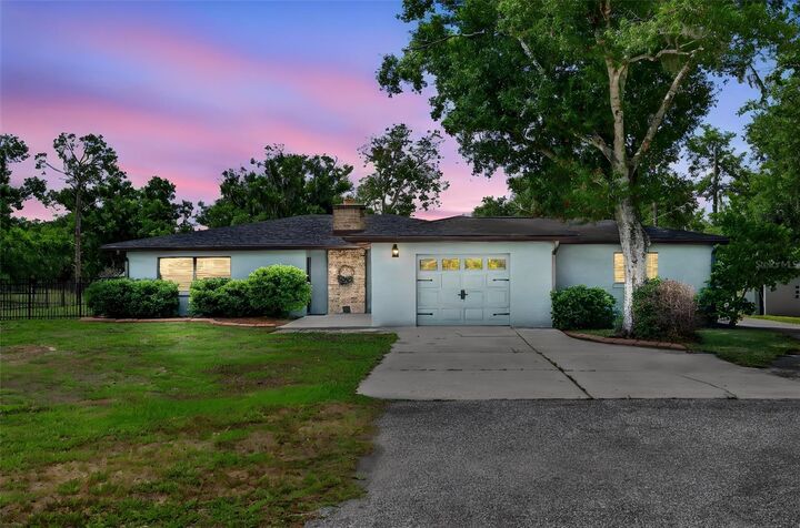 Property Photo: 6147 Hupa Road FL 34241