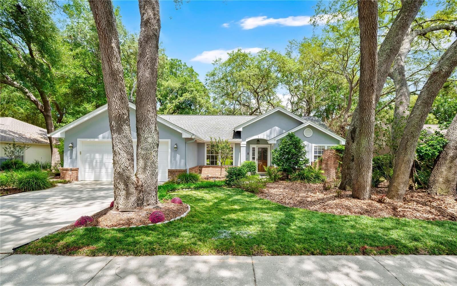 Property Photo:  309 Oak Leaf Circle  FL 32746 