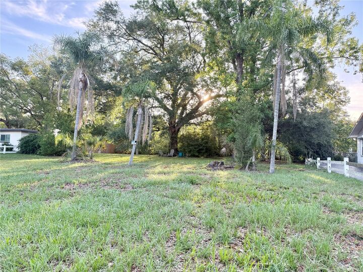 Property Photo: 304 Springdale Place FL 33617