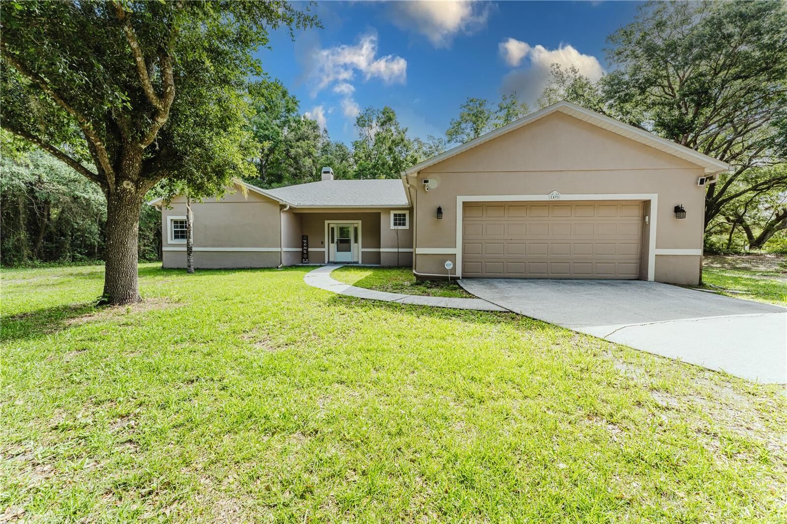 Property Photo: 1491 S Tanner Road FL 32833