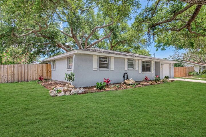 Property Photo: 361 Falkland Road FL 34293