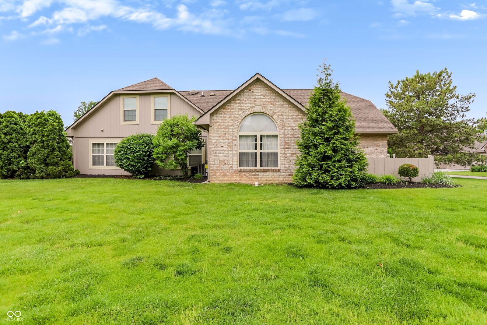 Property Photo: 4726 Bridgefield Drive IN 46254