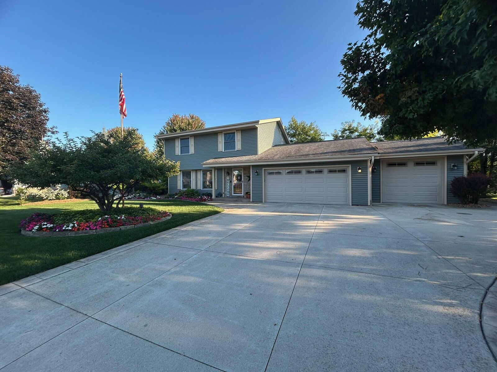 Property Photo: S76w16205 Bridgeport Way WI 53150