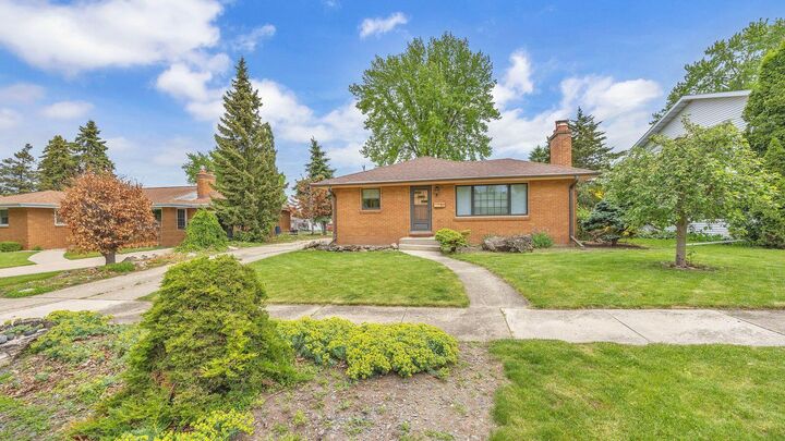 Property Photo: 85 S Reserve Ave WI 54935