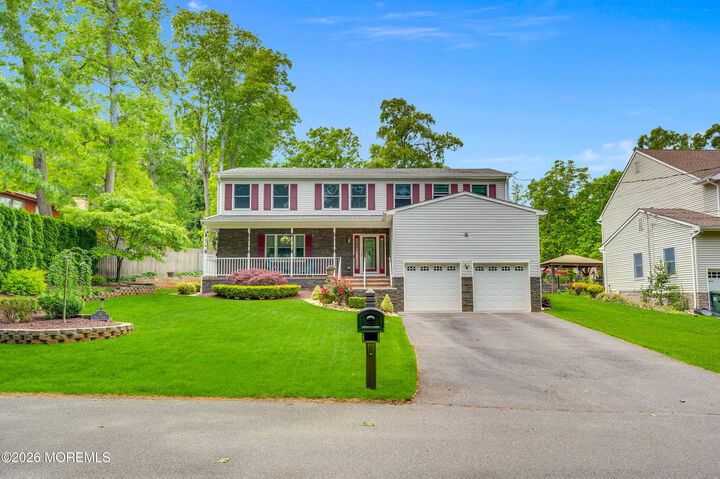 Property Photo:  4 Holly Street  NJ 08527 