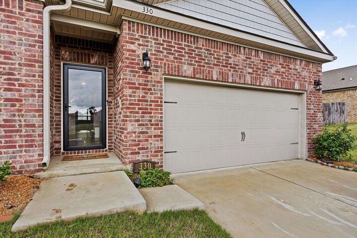 Property Photo:  330 Lilly Dr  TN 38060 