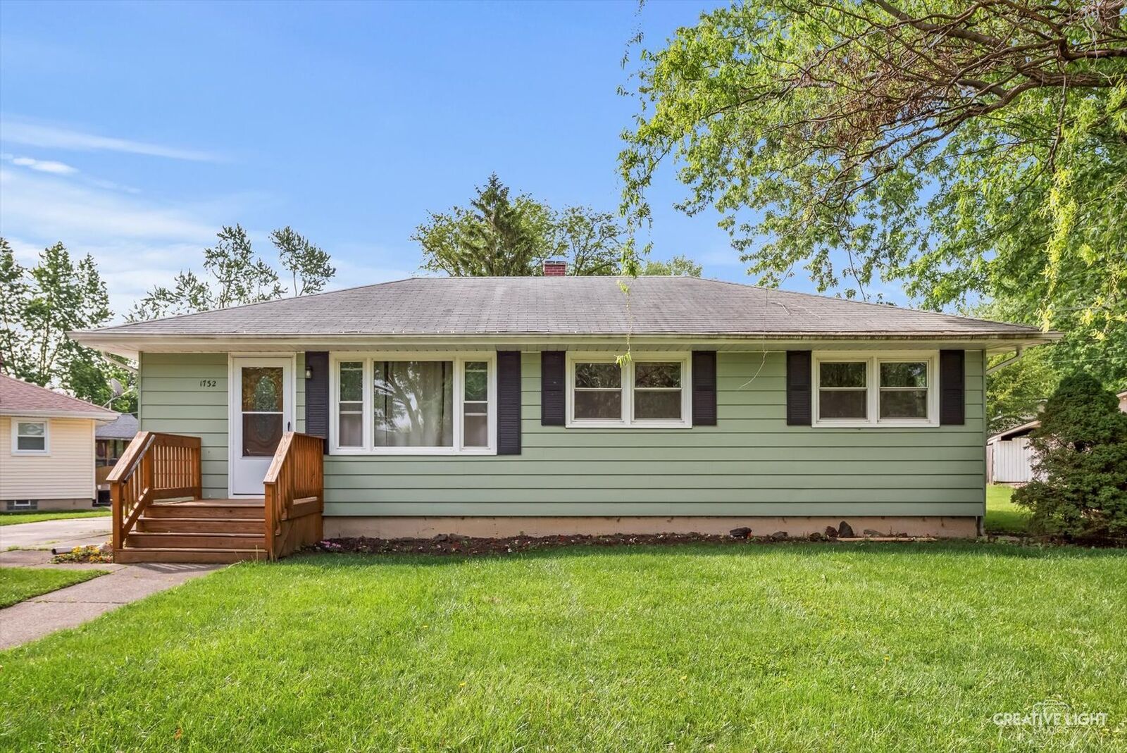 Property Photo: 1732 Roanoak Avenue IL 60506