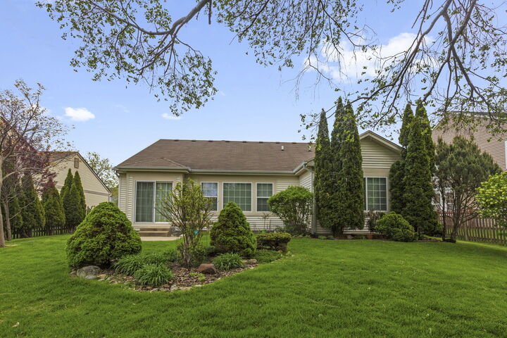 Property Photo: 9231 Durham Drive IL 60142