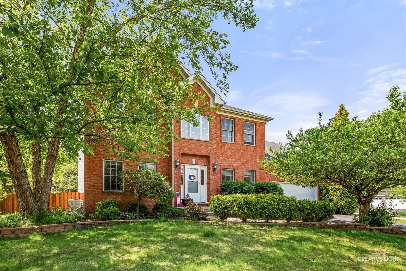 Property Photo:  424 Camden Circle  IL 60543 