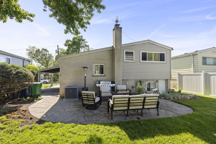 Property Photo:  65 N Glenview Avenue  IL 60148 