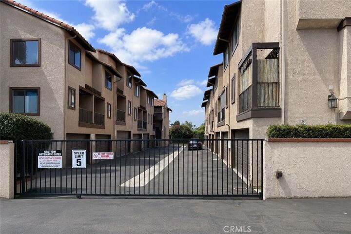 Property Photo:  13982 Ramhurst 6  CA 90638 