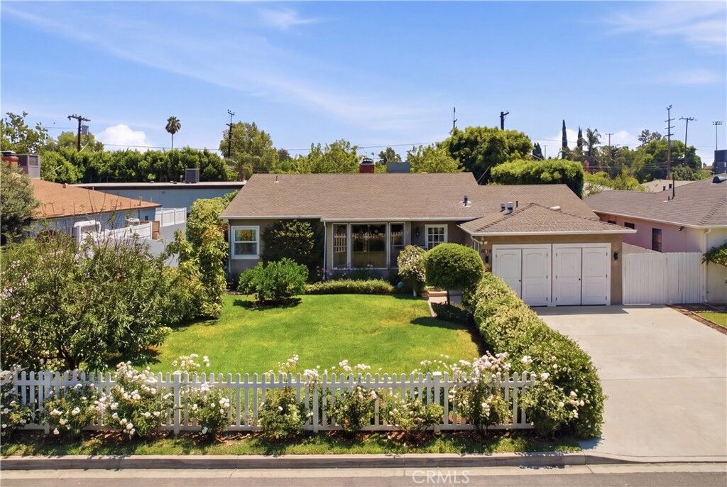 Property Photo:  6630 Saloma Avenue  CA 91405 