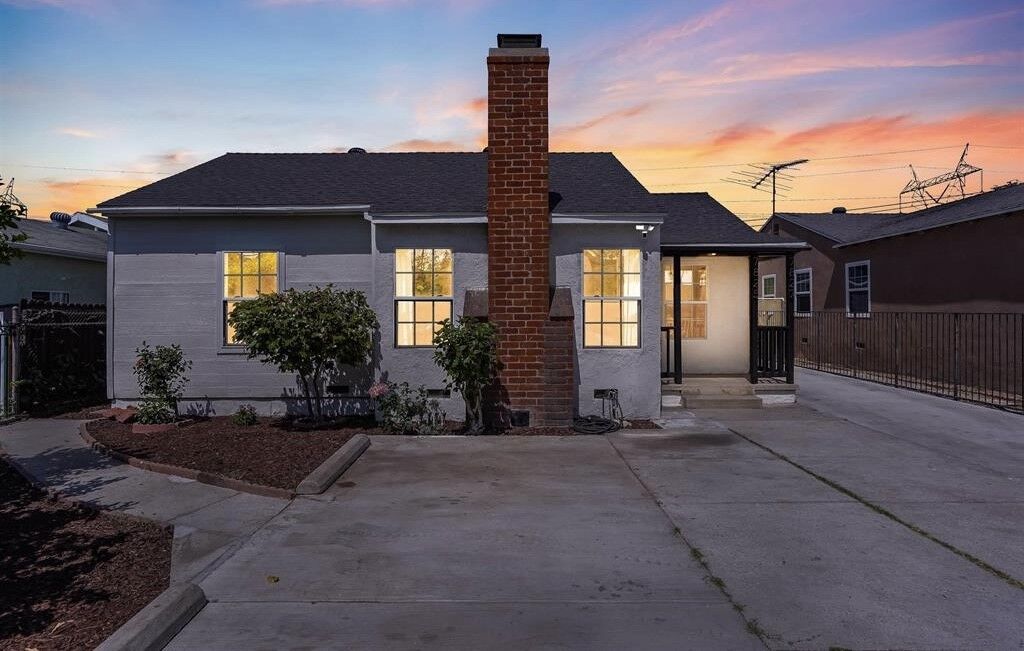 Property Photo:  7825 Simpson Avenue  CA 91605 