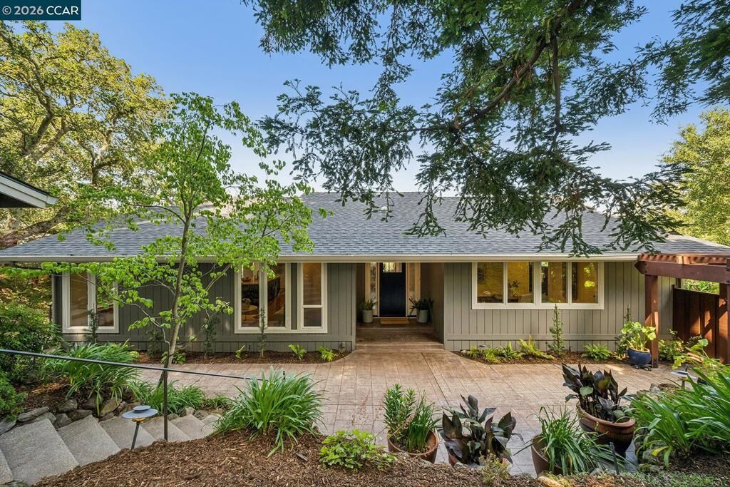 Property Photo:  665 Sky Hy Cir  CA 94549 
