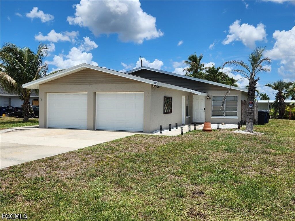 Property Photo:  11370 & 11368 Summerwinds Court 70  FL 33908 