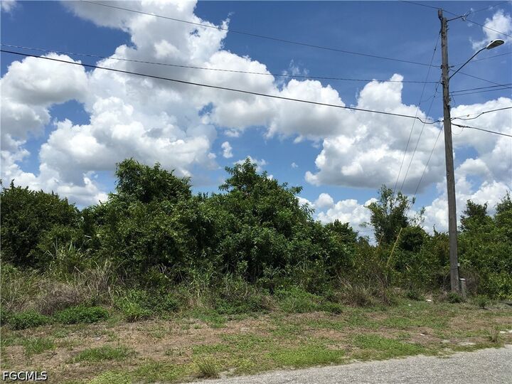 Property Photo: 2706 31st Street SW FL 33976