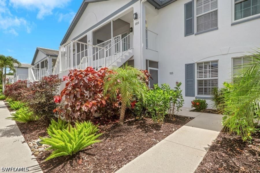 Property Photo:  832 Tanbark Drive 105  FL 34108 