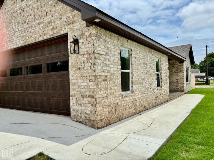 Property Photo:  418 Dixon Street  AR 72442 
