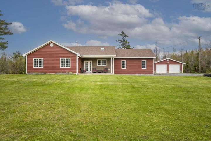 3548 Gairloch Road — photo 1