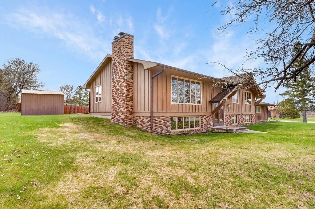 Property Photo: 904 Division Street MN 56636