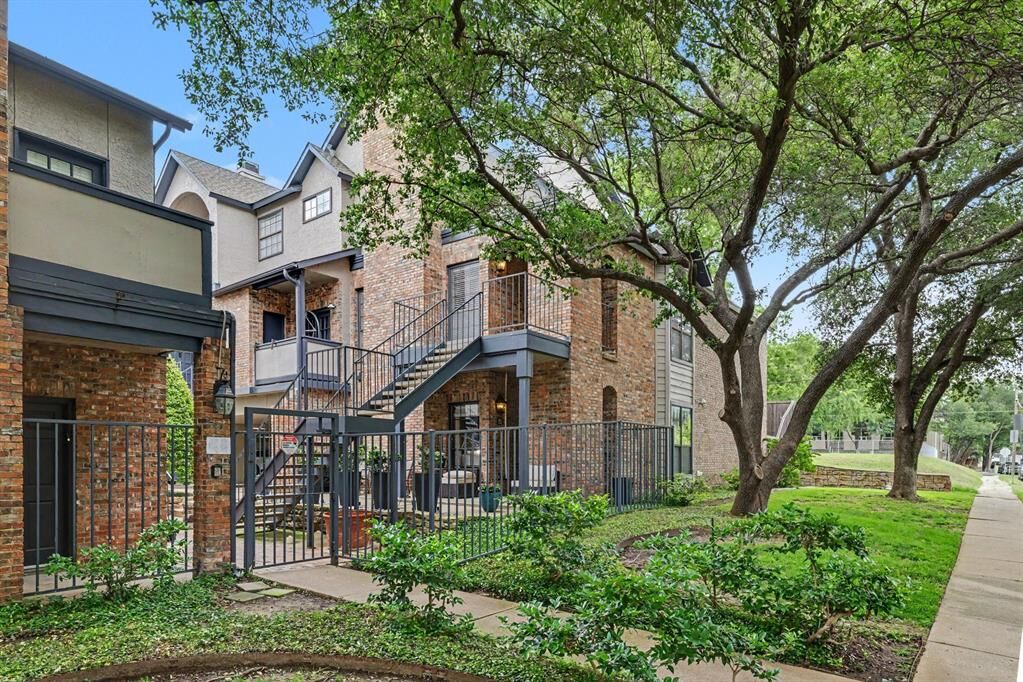 Property Photo:  4102 Buena Vista Street 5  TX 75204 