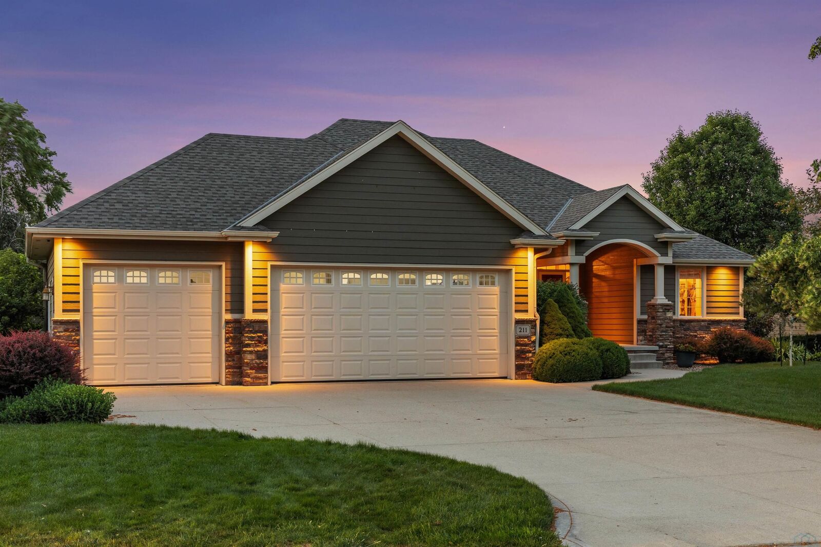 Property Photo:  211 E Sawgrass Trail  SD 57049 