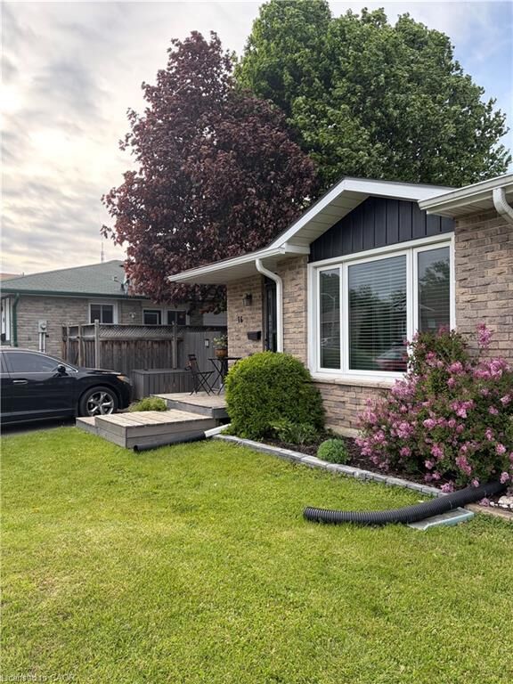 Property Photo: 16 Maple Crescent 2 ON N3L 3R4