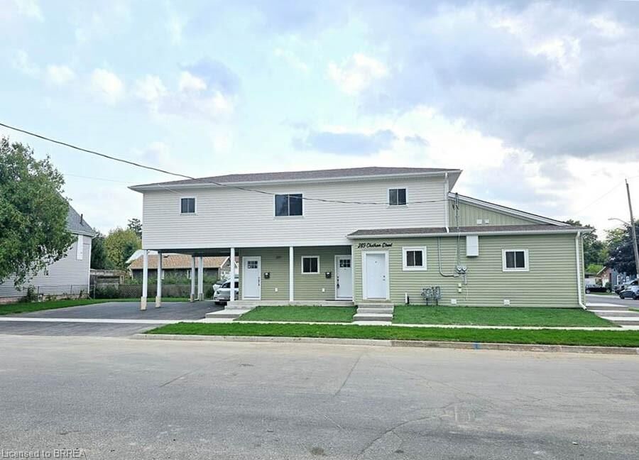 Property Photo: 289 Chatham Street B ON N3S 6G3