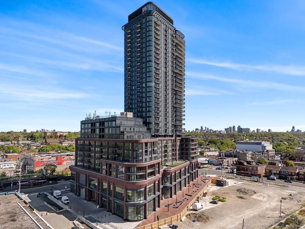 Property Photo: 1185 Dupont Street 2109 ON M6H 0G5