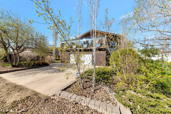 Property Photo:  106 1 Street W  SK S0M 3A0 