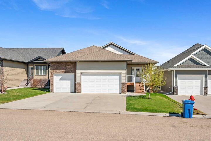 Property Photo: 2715 73 Avenue 6 AB T9V 3L7