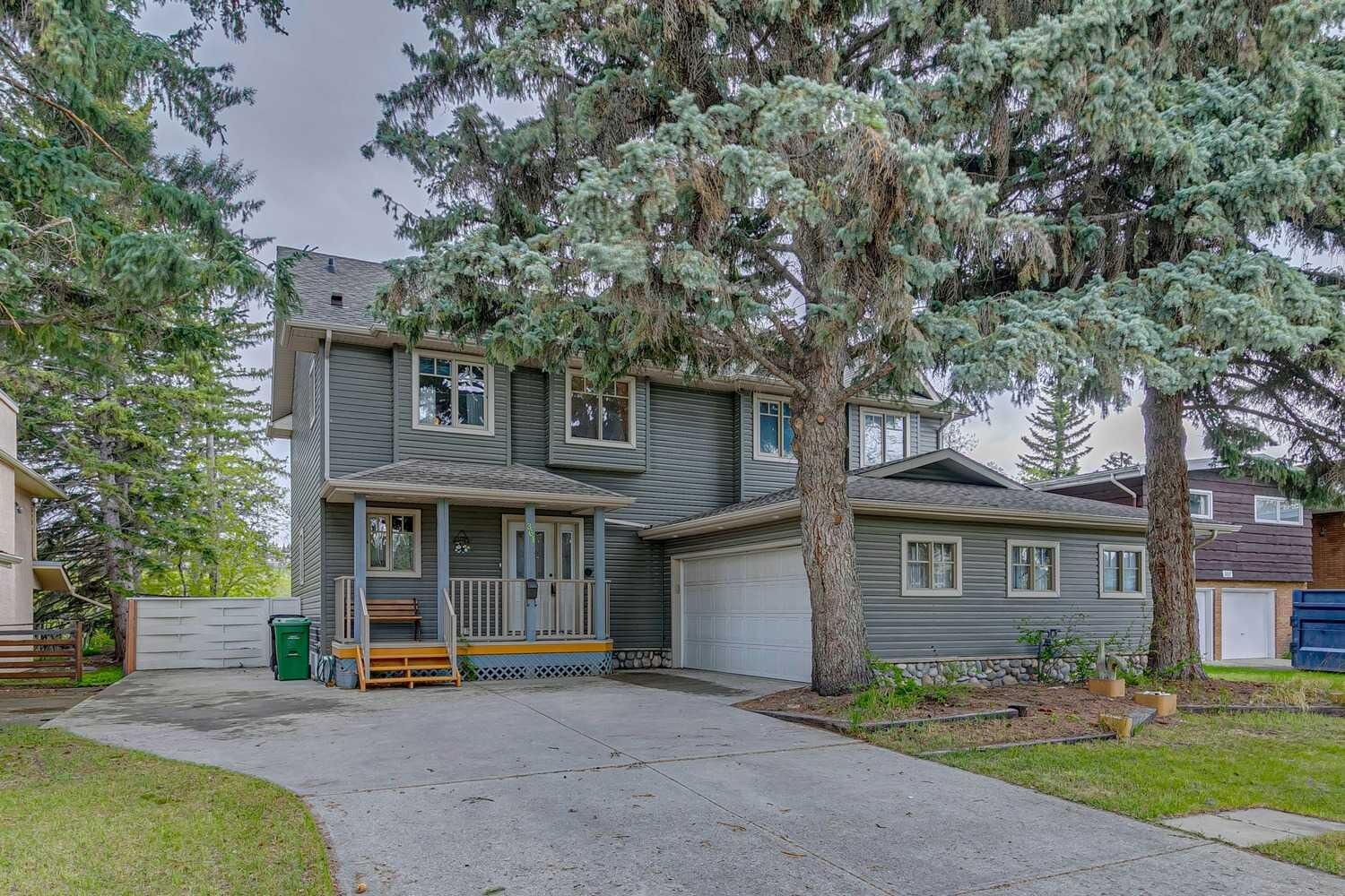 Property Photo:  361 Wildwood Drive SW  AB T3C 3E4 