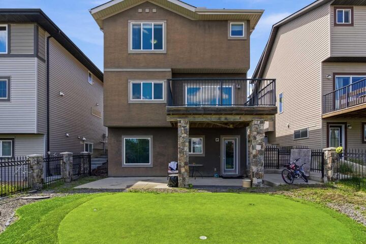Property Photo:  21 Evansview Manor NW  AB T3P 0J7 