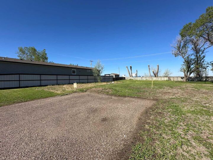 Property Photo: 295 Fleet Street SW AB T1A 7Z4