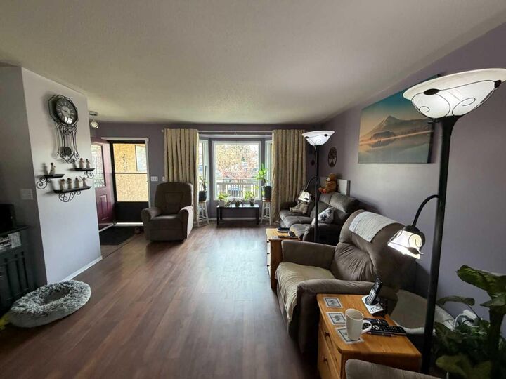Property Photo:  4606B 48 Avenue  AB T4S 1M8 