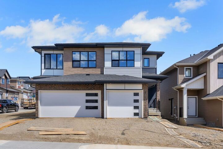 Property Photo:  7 Heritage Heath  AB T4C 3K8 