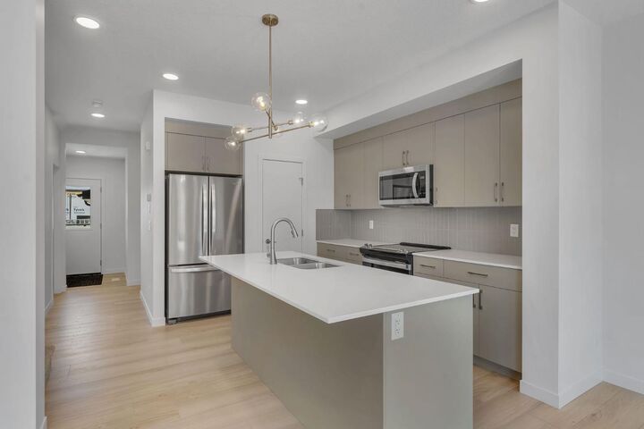 Property Photo: 7 Heritage Heath AB T4C 3K8