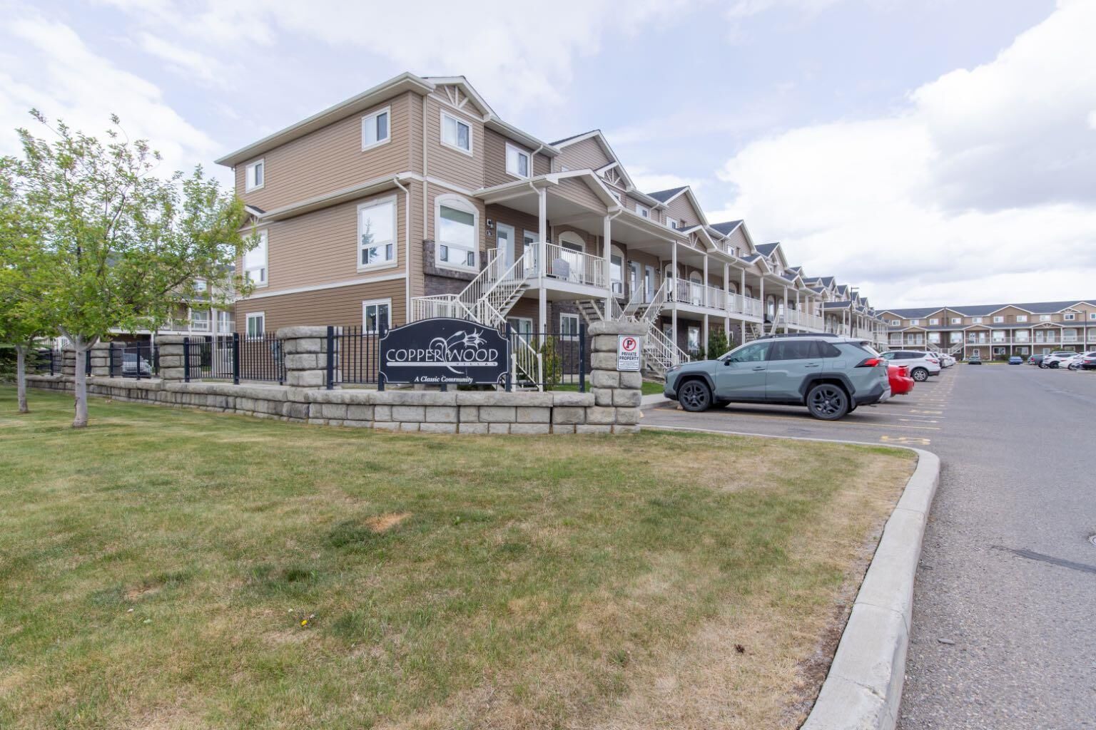 Property Photo:  51 Keystone Terrace W 69  AB T1J 5B8 