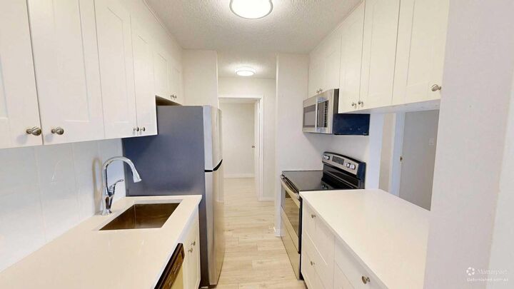 Property Photo: 405 Columbia Boulevard W 202 AB T1K 4R6