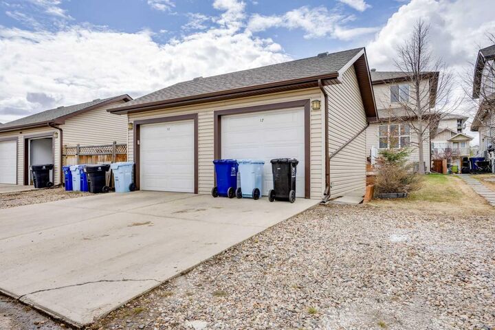 Property Photo:  401 Sparrow Hawk Drive 12  AB T9K 2Y2 