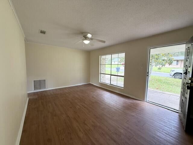 Property Photo:  1107 Spruce  LA 71446 